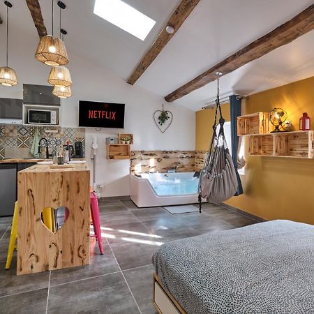 Place Carnot - Studio Tout Equipe Avec Jacuzzi Proche Toutes Commodites Carcassonne Exterior photo