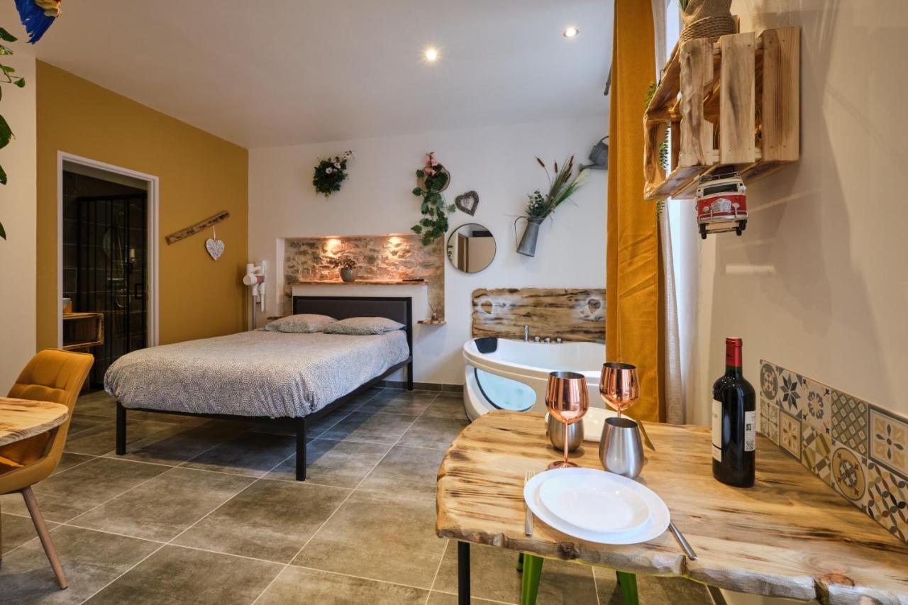 Place Carnot - Studio Tout Equipe Avec Jacuzzi Proche Toutes Commodites Carcassonne Exterior photo
