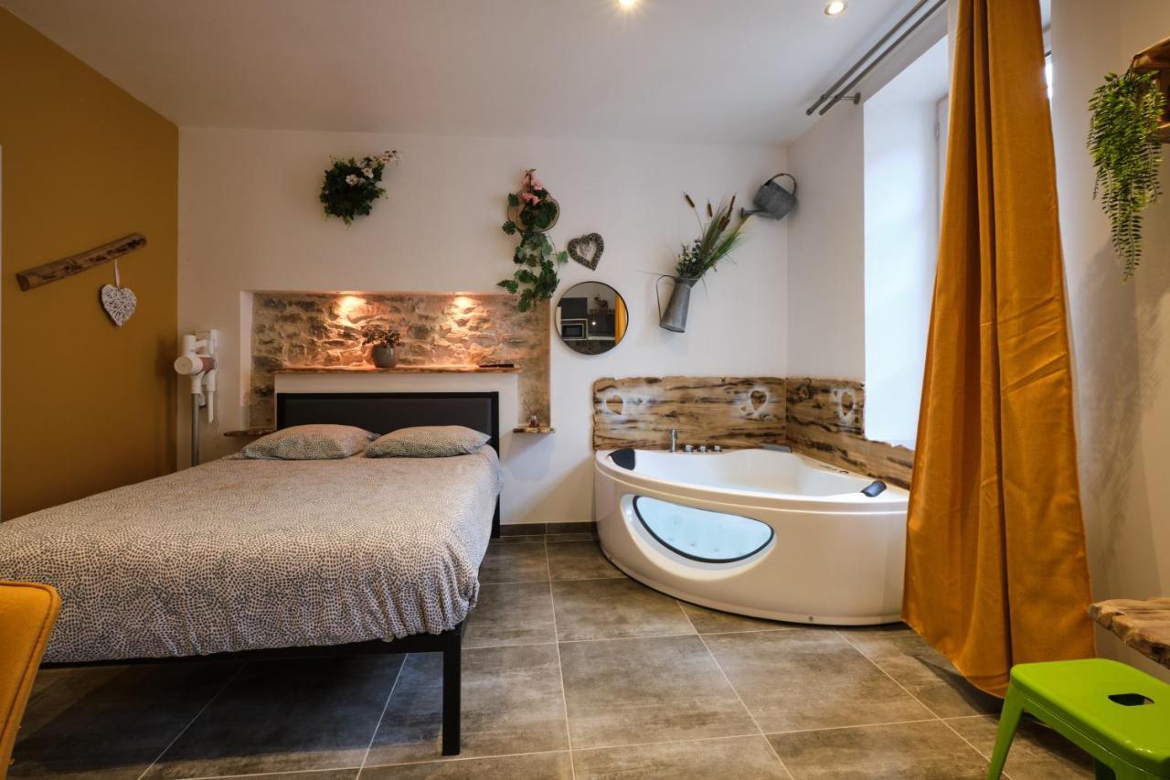 Place Carnot - Studio Tout Equipe Avec Jacuzzi Proche Toutes Commodites Carcassonne Exterior photo