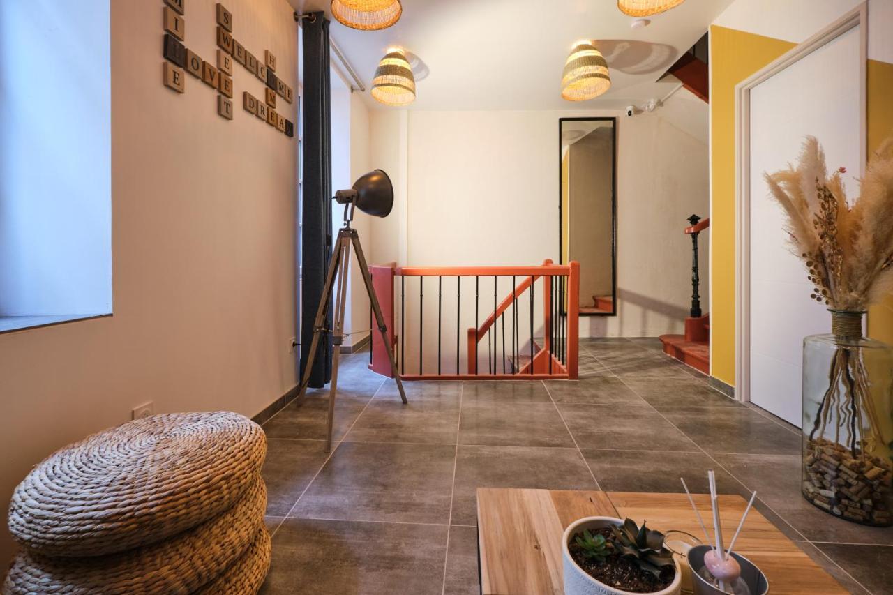 Place Carnot - Studio Tout Equipe Avec Jacuzzi Proche Toutes Commodites Carcassonne Exterior photo