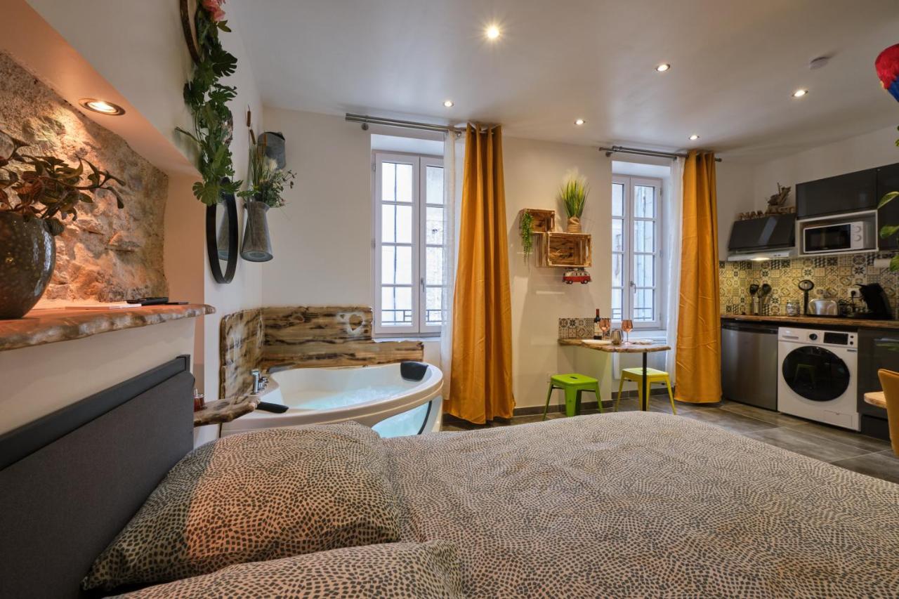 Place Carnot - Studio Tout Equipe Avec Jacuzzi Proche Toutes Commodites Carcassonne Exterior photo