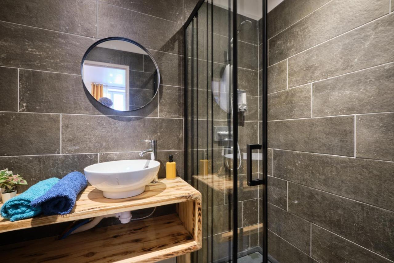 Place Carnot - Studio Tout Equipe Avec Jacuzzi Proche Toutes Commodites Carcassonne Exterior photo